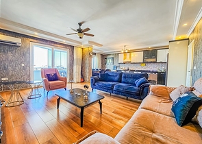 Furnished 4+1 penthouse in one of the residential complexes of Mahmutlar