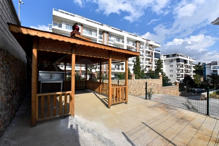 Ideal 4+1 apartment with excellent infrastructure, in the Kestel area