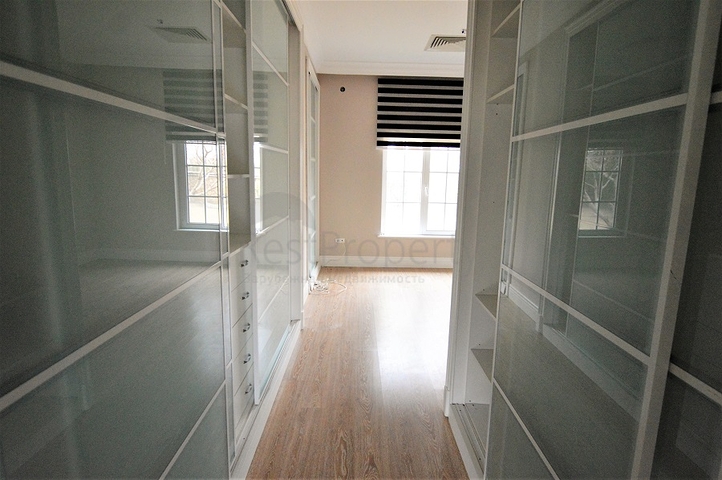 Modern villas with nice garden in a complex in Antalya