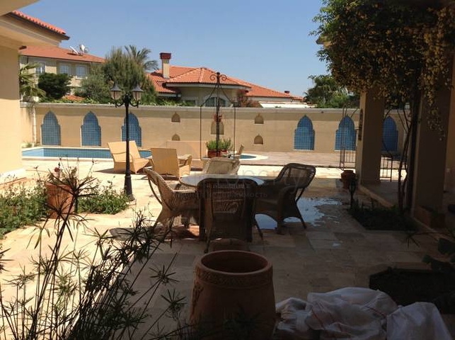 Modern villas with nice garden in a complex in Antalya