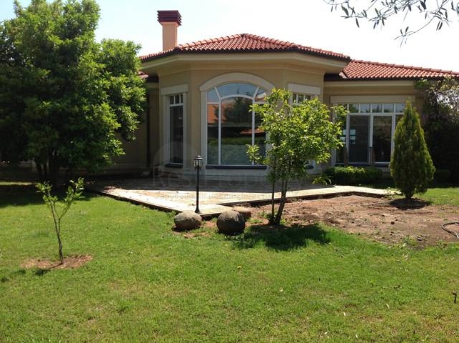 Modern villas with nice garden in a complex in Antalya