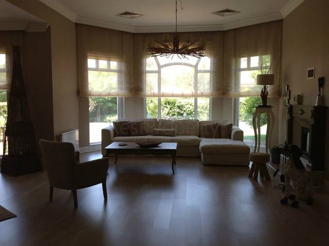 Modern villas with nice garden in a complex in Antalya