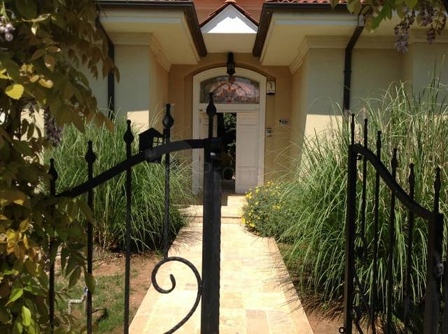 Modern villas with nice garden in a complex in Antalya