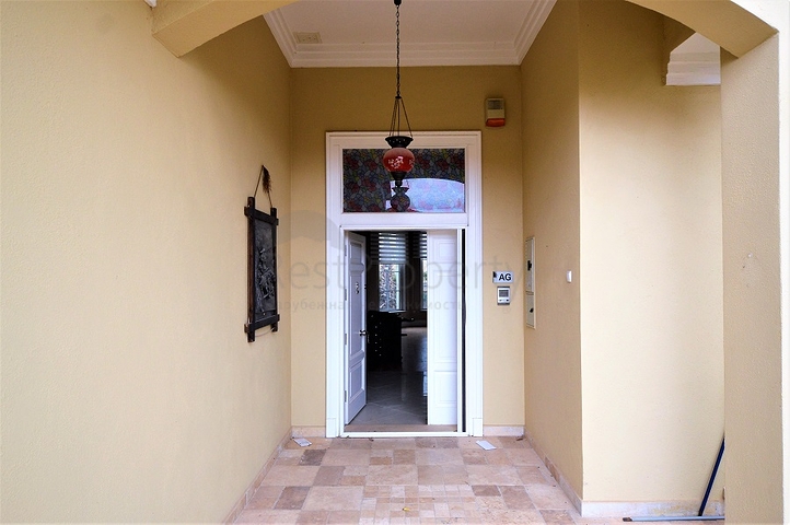 Modern villas with nice garden in a complex in Antalya