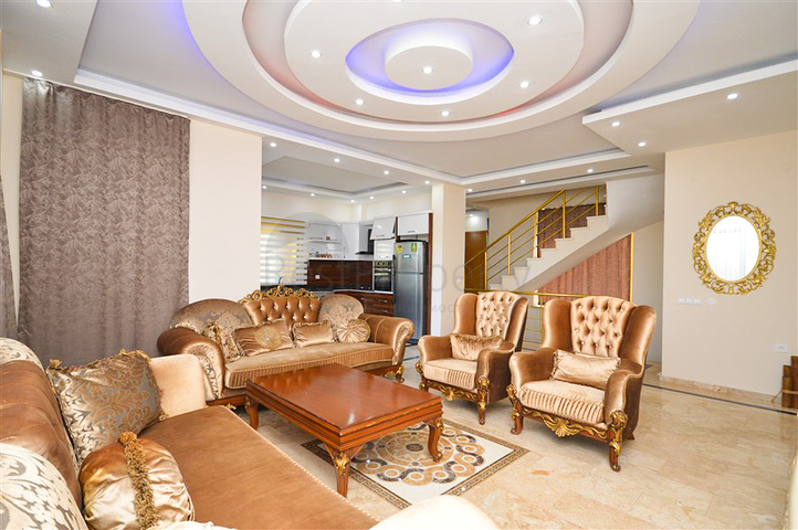 Villa in sita 4+1 with a small garden and sea and mountain views in the picturesque Kargicak area