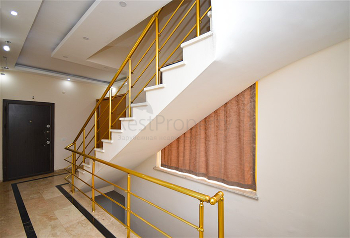 Villa in sita 4+1 with a small garden and sea and mountain views in the picturesque Kargicak area