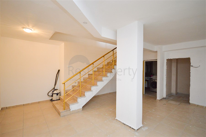 Villa in sita 4+1 with a small garden and sea and mountain views in the picturesque Kargicak area