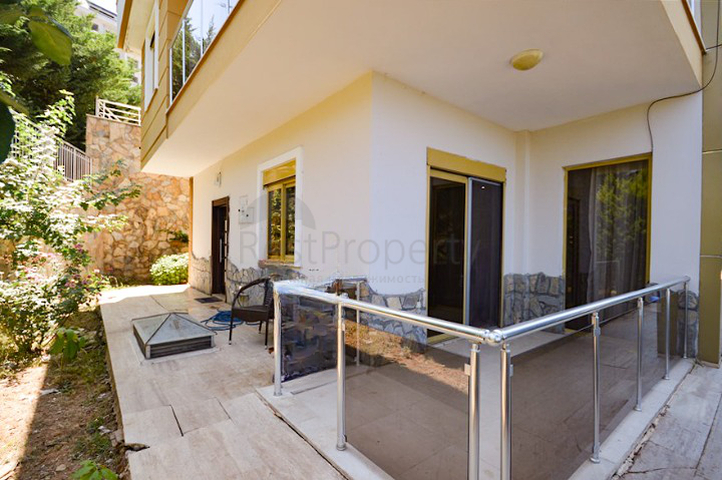 Villa in sita 4+1 with a small garden and sea and mountain views in the picturesque Kargicak area