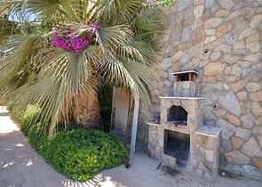 Villa in sita 4+1 with a small garden and sea and mountain views in the picturesque Kargicak area