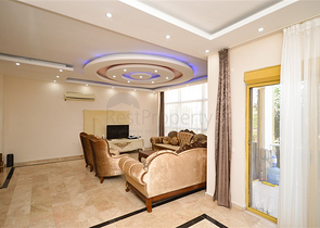 Villa in sita 4+1 with a small garden and sea and mountain views in the picturesque Kargicak area