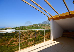 Villa in sita 4+1 with a small garden and sea and mountain views in the picturesque Kargicak area