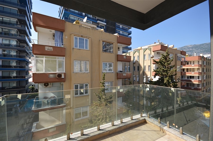 1+1 apartment in a premium class complex on the first coastline in Mahmutlar