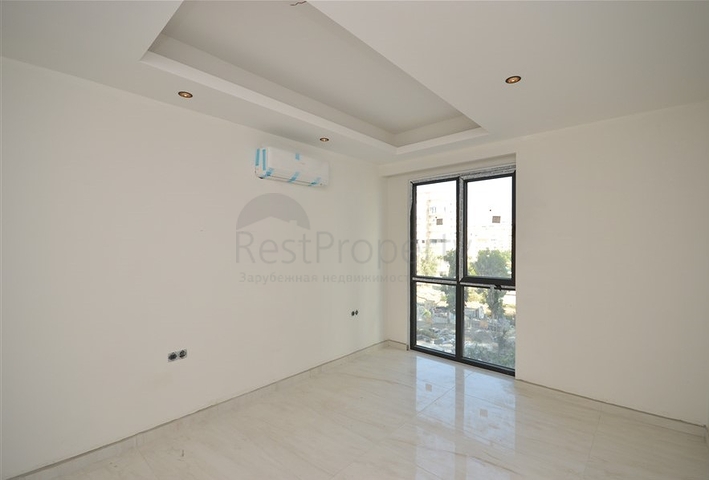 1+1 apartment in a premium class complex on the first coastline in Mahmutlar