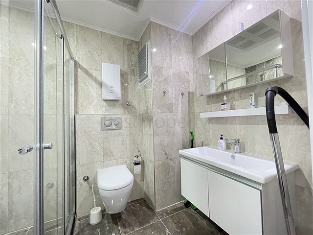 1+1 apartment in a popular residential complex in Avsallar district