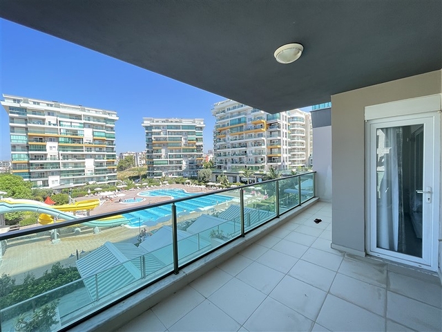 1+1 apartment in a popular residential complex in Avsallar district