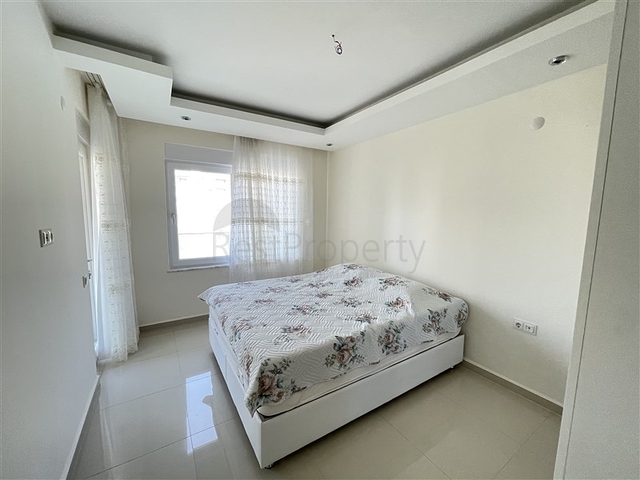 1+1 apartment in a popular residential complex in Avsallar district