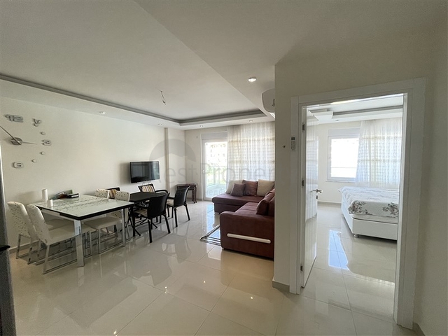 1+1 apartment in a popular residential complex in Avsallar district