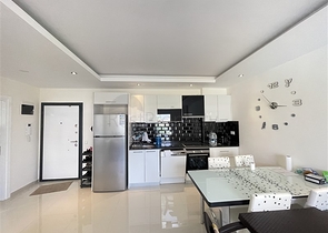 1+1 apartment in a popular residential complex in Avsallar district