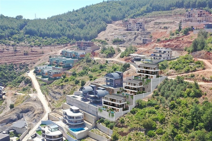 New villa complex with panoramic sea views in Tepe area