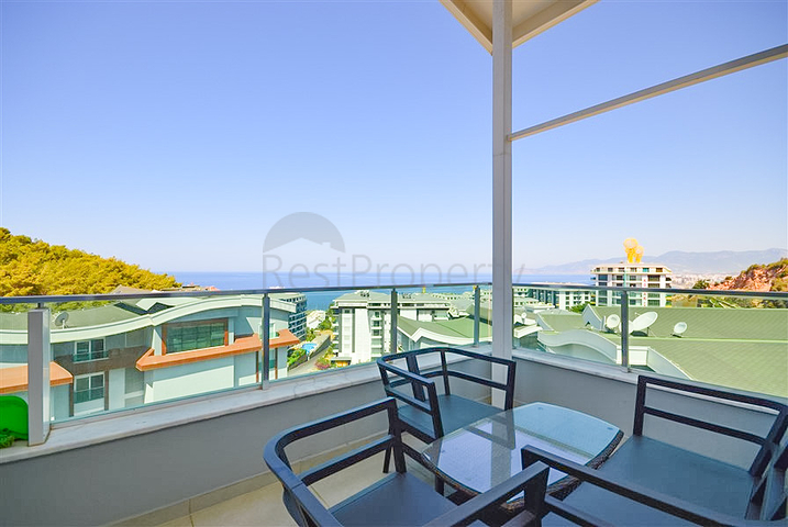 2+1 penthouse with a view of the Mediterranean Sea, just 400 m from the beach of Kargicak district