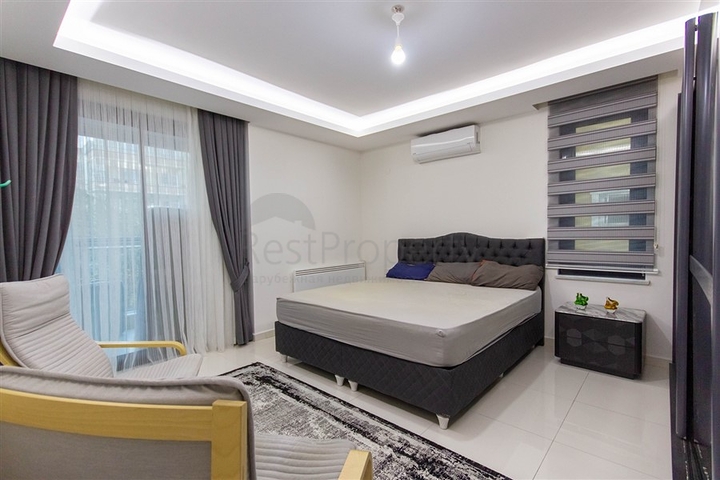 Spacious 2+1 apartment from the owner 400 meters from the sea in the Mahmutlar area  