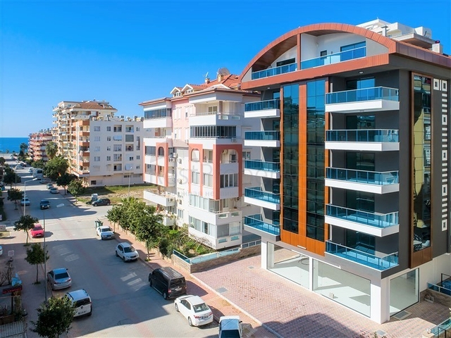 Spacious 2+1 apartment from the owner 400 meters from the sea in the Mahmutlar area  