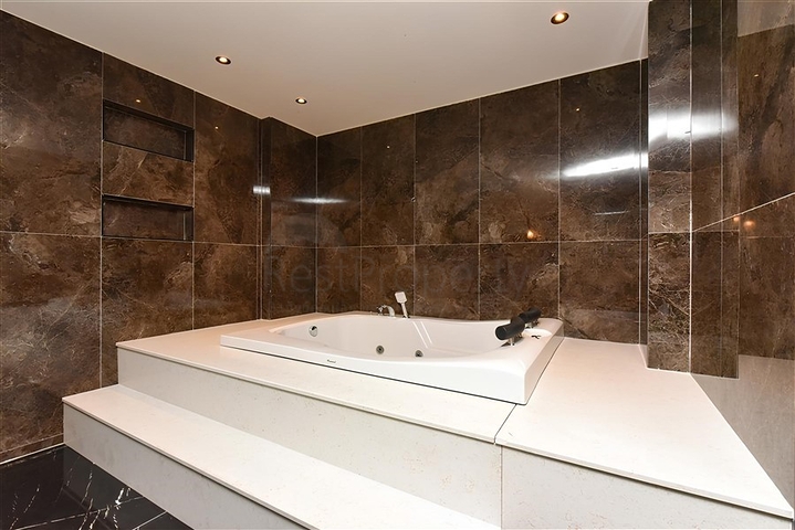 Furnished 1+1 Apartment in Central Oba, 350 m from the Sea