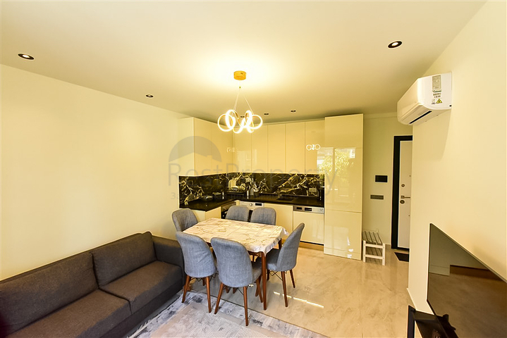 Furnished 1+1 Apartment in Central Oba, 350 m from the Sea