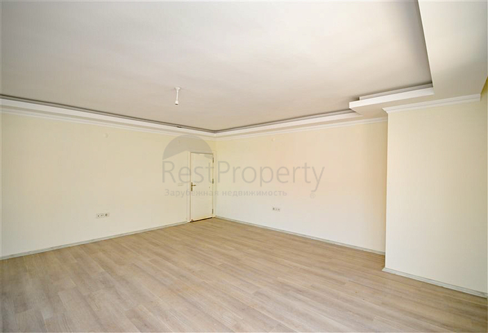 7+1 penthouse with separate kitchen in the center of Alanya