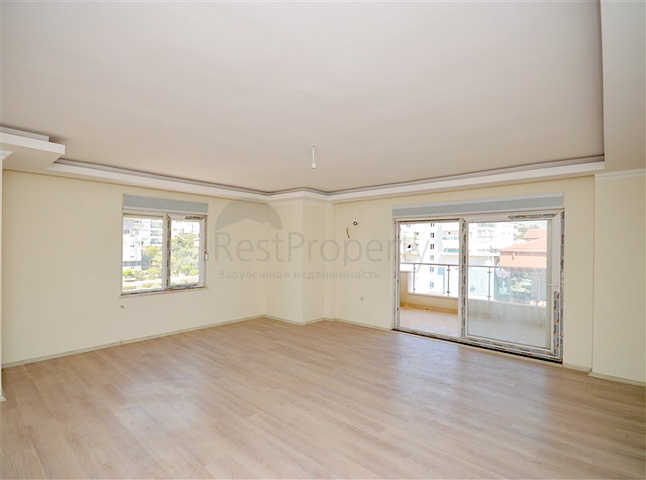 7+1 penthouse with separate kitchen in the center of Alanya