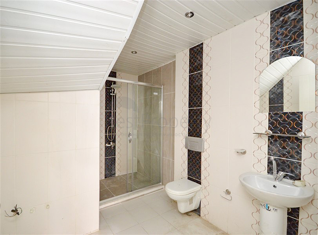 7+1 penthouse with separate kitchen in the center of Alanya