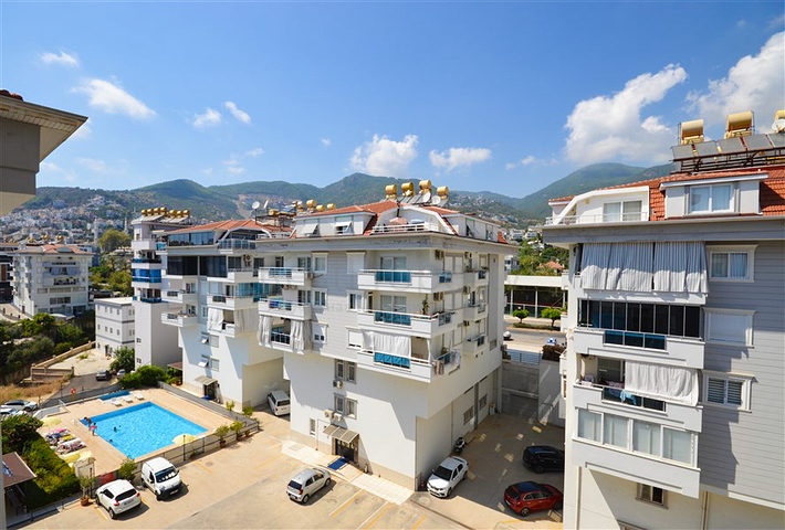 7+1 penthouse with separate kitchen in the center of Alanya