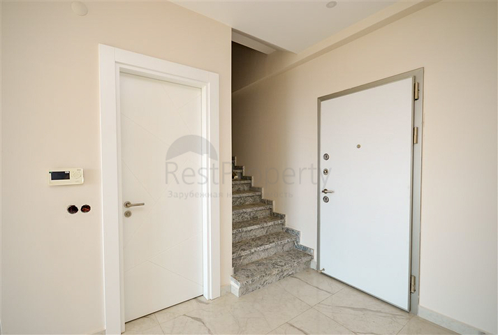 3+1 duplex penthouse with closed parking and sea view in Alanya