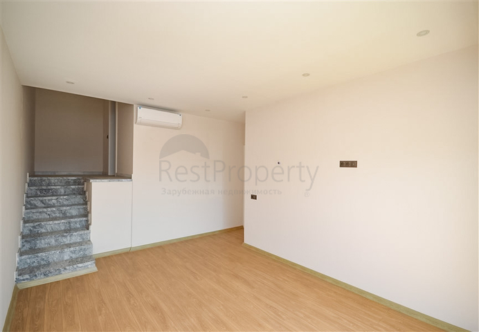 3+1 duplex penthouse with closed parking and sea view in Alanya