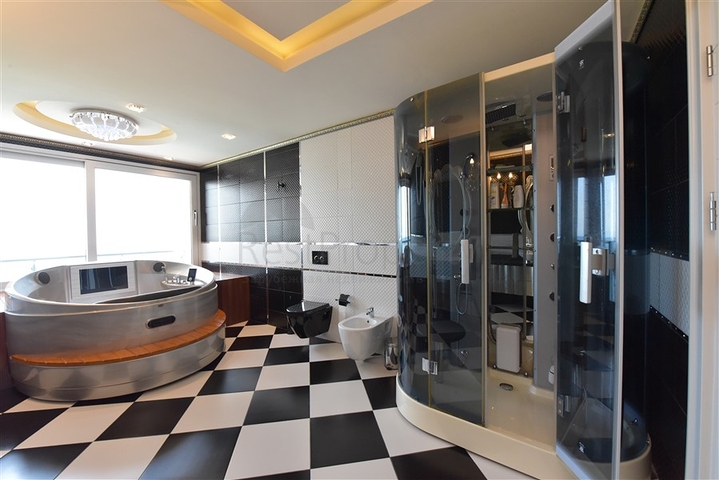 Royal 3+1 apartments in a hotel-type complex in Mahmutlar