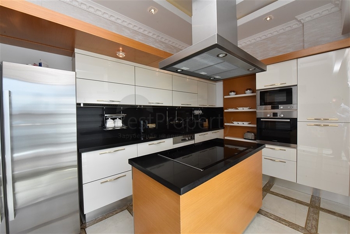 Royal 3+1 apartments in a hotel-type complex in Mahmutlar