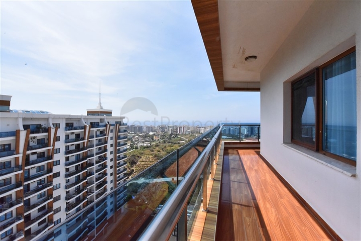 Royal 3+1 apartments in a hotel-type complex in Mahmutlar