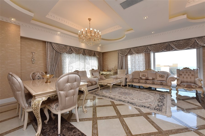 Royal 3+1 apartments in a hotel-type complex in Mahmutlar