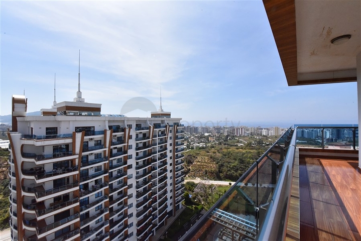 Royal 3+1 apartments in a hotel-type complex in Mahmutlar