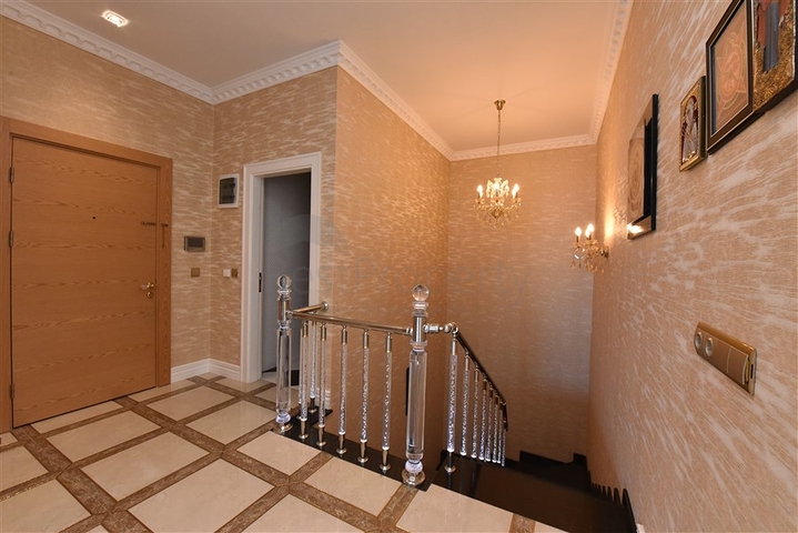 Royal 3+1 apartments in a hotel-type complex in Mahmutlar