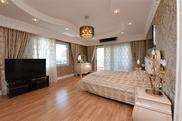 Royal 3+1 apartments in a hotel-type complex in Mahmutlar