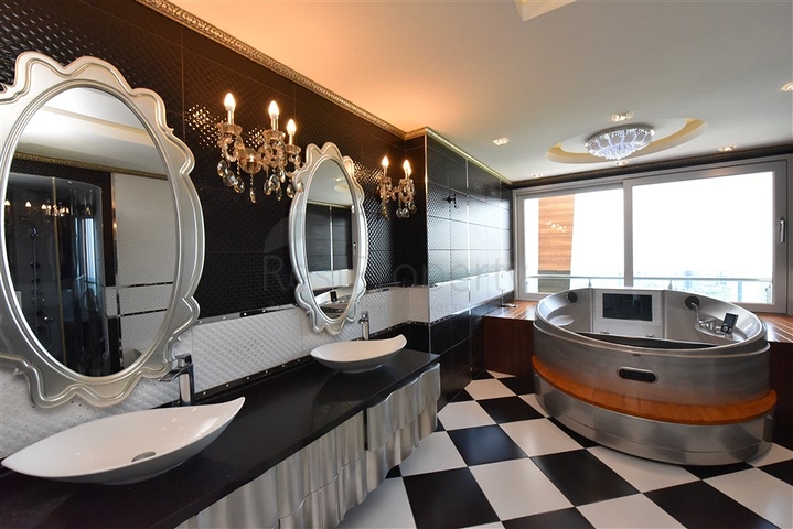 Royal 3+1 apartments in a hotel-type complex in Mahmutlar