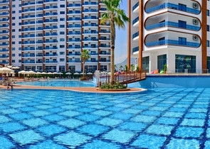 Royal 3+1 apartments in a hotel-type complex in Mahmutlar