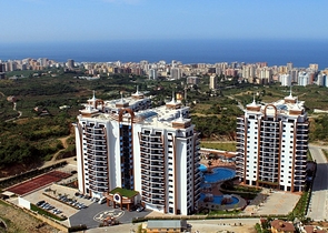 Royal 3+1 apartments in a hotel-type complex in Mahmutlar