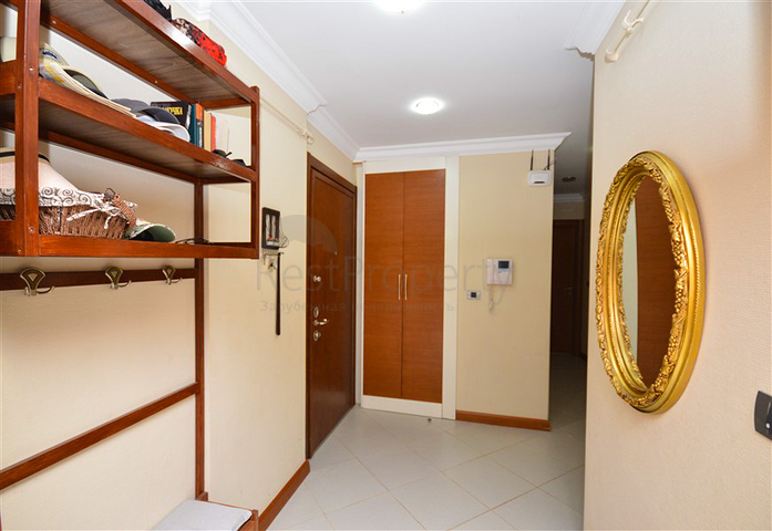 Apartment 2+1 on the first line in the center of Alanya