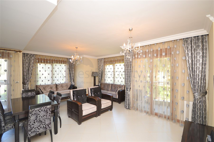 Apartment 2+1 on the first line in the center of Alanya