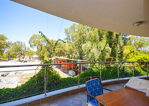 Apartment 2+1 on the first line in the center of Alanya