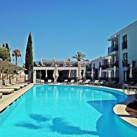 We present a unique boutique apartment hotel ideally located in one of the most popular tourist areas of Bodrum. 