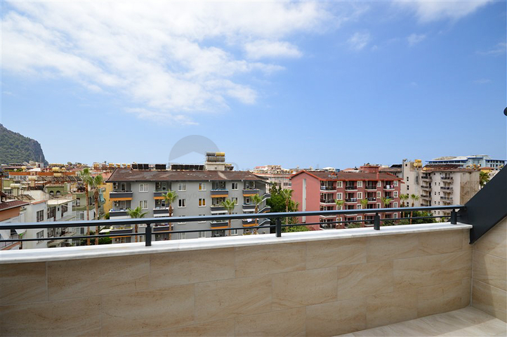 2+1 penthouse with beautiful views in Cleopatra beach area for rent