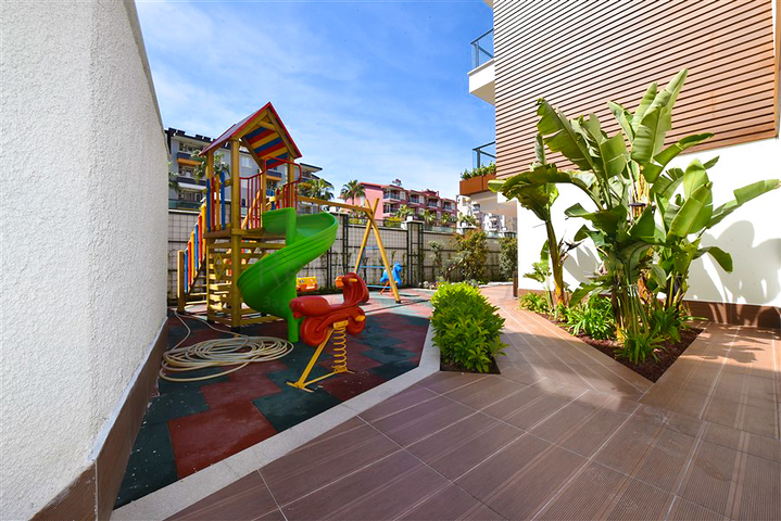 2+1 penthouse with beautiful views in Cleopatra beach area for rent